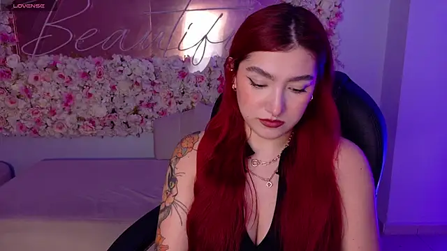 Snapshot of ViolettCastel chatting on January 17, 2026, 6:33 pm ViolettCastel online show from January 17, 2026, 6:33 pm