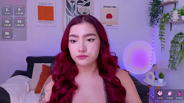 Snapshot of ViolettCastel chatting on June 11, 2026, 7:23 pm ViolettCastel online show from June 11, 2026, 7:23 pm