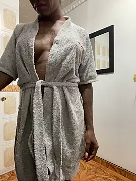 sweetsarabig22cm online show from January 15, 2025, 11:51 pm