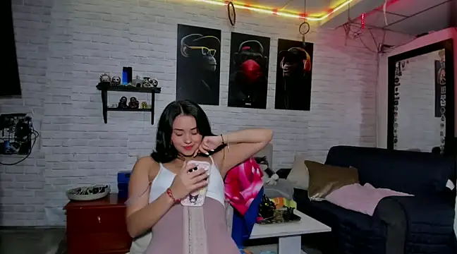 Snapshot of Kimmymadison- chatting on December 5, 2024, 2:20 am Kimmymadison- online show from December 5, 2024, 2:20 am