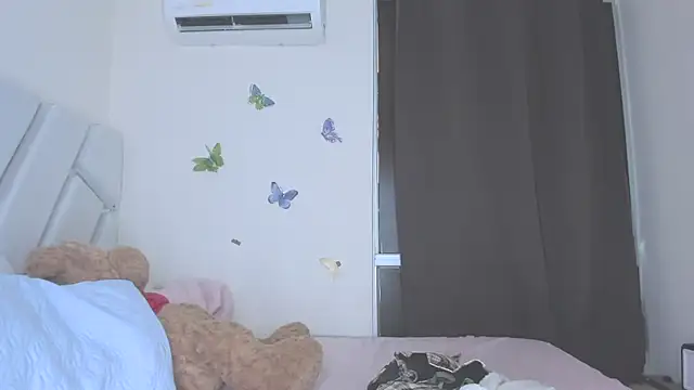 sofiacastillo01 online show from February 8, 2026, 1:47 pm