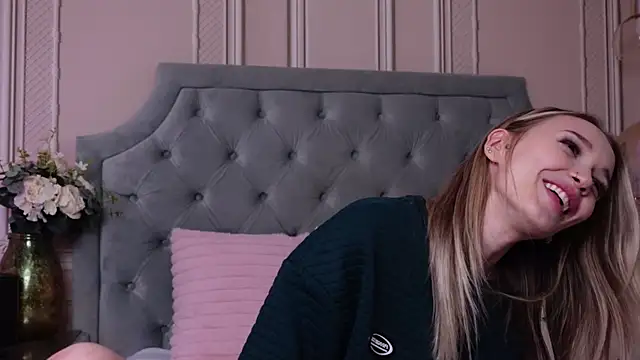 Snapshot of LucyAddison chatting on June 19, 2026, 4:11 pm LucyAddison online show from June 19, 2026, 4:11 pm