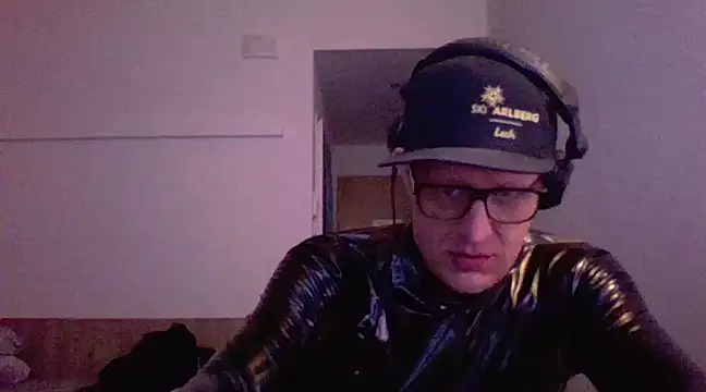 Bigthroaterboy online show from March 8, 2025, 6:43 am