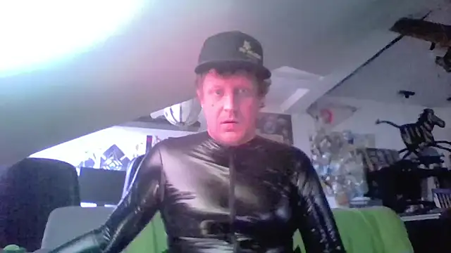 Bigthroaterboy online show from May 8, 2026, 5:07 pm