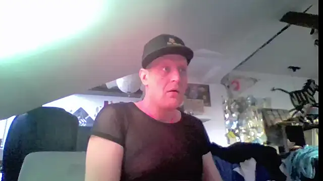 Bigthroaterboy online show from June 3, 2026, 6:35 pm