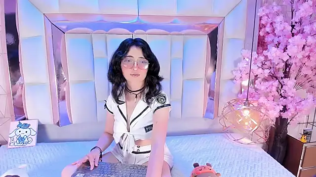 SaraMartini1 online show from November 14, 2025, 5:50 am