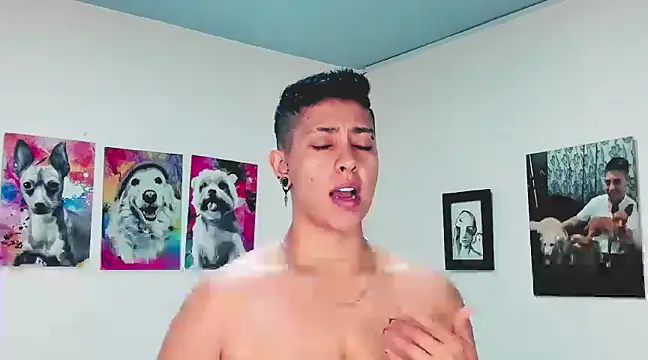 Snapshot of Aleja1214 chatting on February 17, 2025, 10:36 pm Aleja1214 online show from February 17, 2025, 10:36 pm