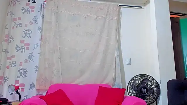 Snapshot of kerlysmith_24 chatting on June 5, 2026, 1:28 pm kerlysmith 24 online show from June 5, 2026, 1:28 pm