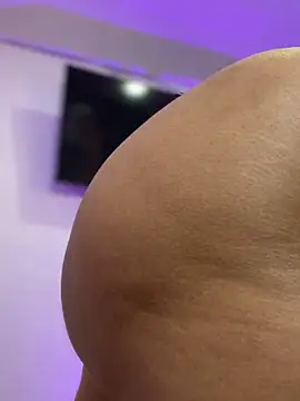 ANA CARTER online show from October 22, 2025, 12:55 am