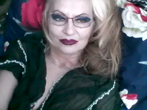 CarlyTreat online show from December 5, 2024, 8:11 pm