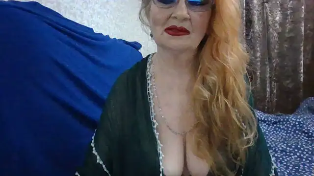 CarlyTreat online show from September 21, 2025, 3:57 pm