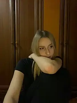 Ameli Li online show from December 7, 2024, 2:42 am