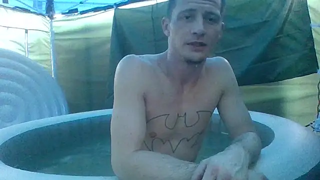 Snapshot of trash4cash chatting on January 31, 2025, 2:49 pm trash4cash online show from January 31, 2025, 2:49 pm