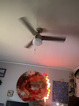 Snapshot of trash4cash chatting on February 2, 2025, 3:28 pm trash4cash online show from February 2, 2025, 3:28 pm