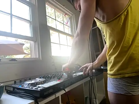 Snapshot of trash4cash chatting on October 22, 2025, 9:36 pm trash4cash online show from October 22, 2025, 9:36 pm