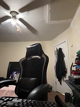 Snapshot of YandereDemon chatting on September 18, 2025, 4:36 am YandereDemon online show from September 18, 2025, 4:36 am