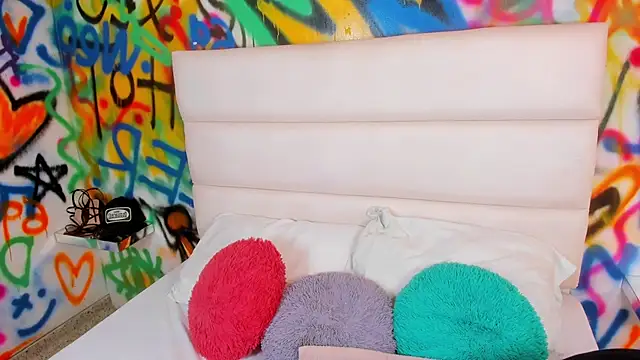 Liana Bernocchi online show from January 16, 2026, 8:57 pm