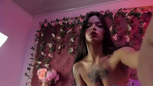 MaddyHudson online show from December 21, 2025, 8:27 pm