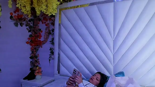 MaddyHudson online show from February 26, 2026, 8:52 pm