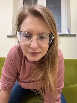 Snapshot of Vanilladreams chatting on February 21, 2026, 5:36 pm Vanilladreams online show from February 21, 2026, 5:36 pm