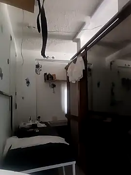 roxy roxxan online show from April 13, 2026, 7:08 pm