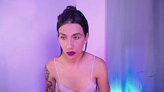 sofiaa grey  online show from December 6, 2024, 2:17 pm