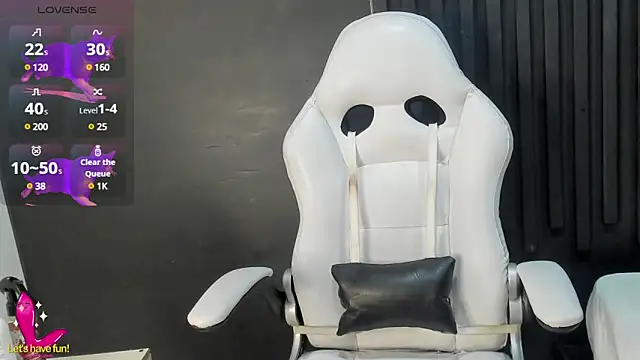 Shayla27 online show from January 24, 2025, 1:14 pm