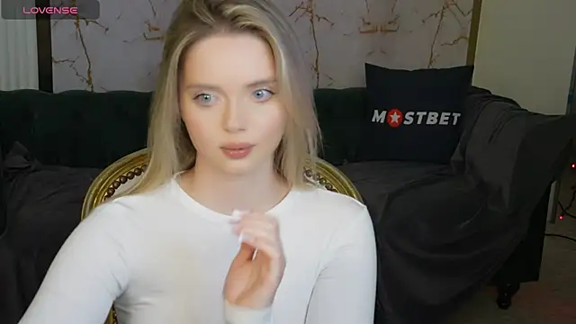 Cassy-Celestial  online show from December 16, 2024, 2:47 am