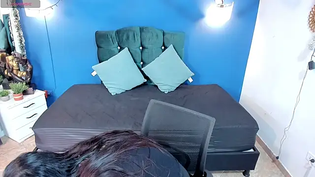 MIABOOBS   online show from January 6, 2025, 7:35 pm