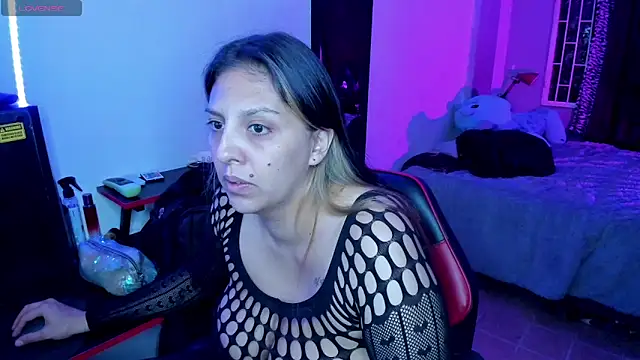 MIABOOBS   online show from October 10, 2025, 4:11 am