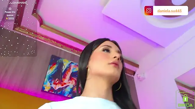 milan delrey online show from December 7, 2024, 2:46 pm