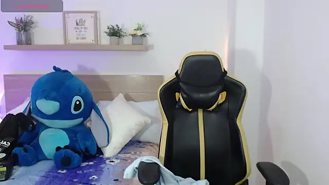 aurora rodriguez online show from December 5, 2024, 12:11 pm