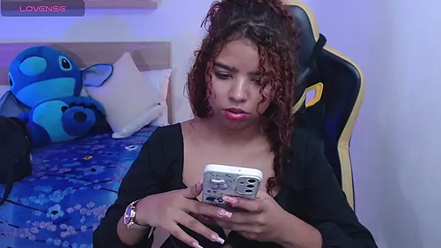 aurora rodriguez online show from December 23, 2024, 3:33 pm