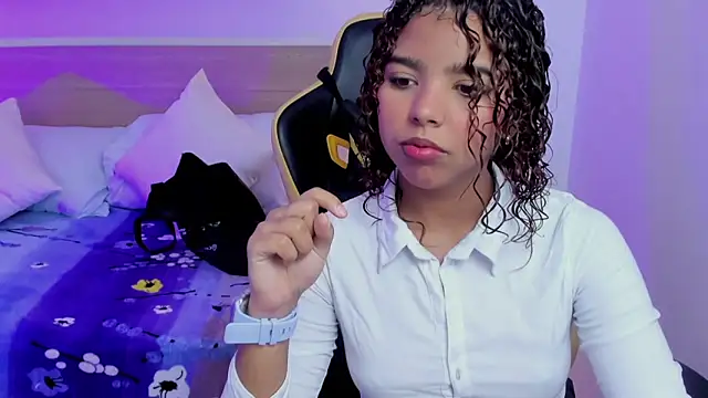 aurora rodriguez online show from January 4, 2025, 12:27 pm