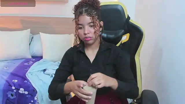 aurora rodriguez online show from January 10, 2025, 12:26 pm