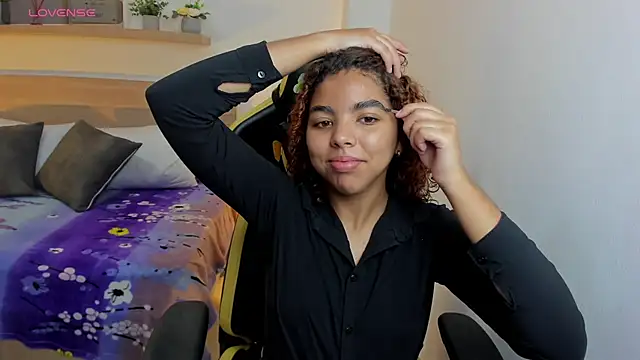 aurora rodriguez online show from February 1, 2025, 12:16 pm