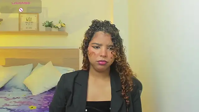 aurora rodriguez online show from September 27, 2025, 12:32 pm