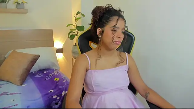 aurora rodriguez online show from October 29, 2025, 12:40 pm