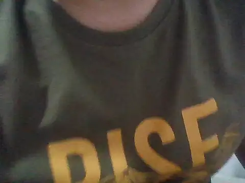 Snapshot of alesssterling chatting on February 26, 2026, 8:19 pm alesssterling online show from February 26, 2026, 8:19 pm