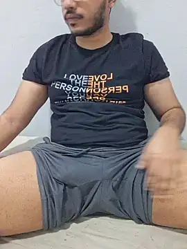 Snapshot of alesssterling chatting on March 6, 2026, 6:43 am alesssterling online show from March 6, 2026, 6:43 am