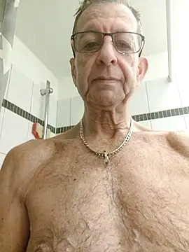Snapshot of Jossi15 chatting on January 6, 2026, 5:49 pm Jossi15 online show from January 6, 2026, 5:49 pm