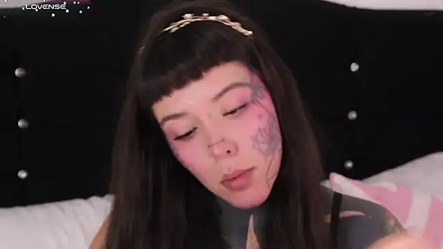 SylveonFox online show from February 8, 2025, 1:43 am