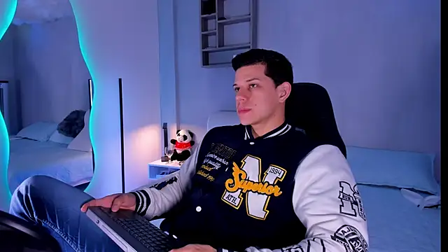 MarcoSullivan online show from November 28, 2025, 2:09 pm