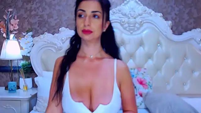 OliveWilson online show from December 16, 2025, 7:46 am