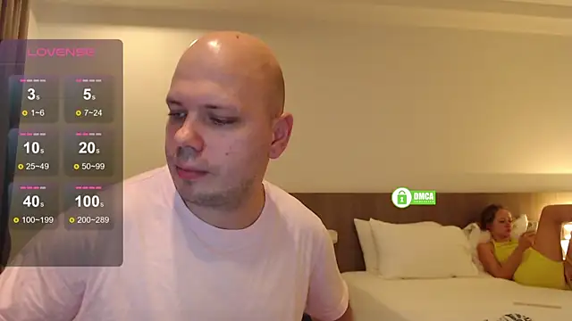 Snapshot of Sonya-Vlad chatting on October 2, 2025, 4:41 am Sonya-Vlad online show from October 2, 2025, 4:41 am