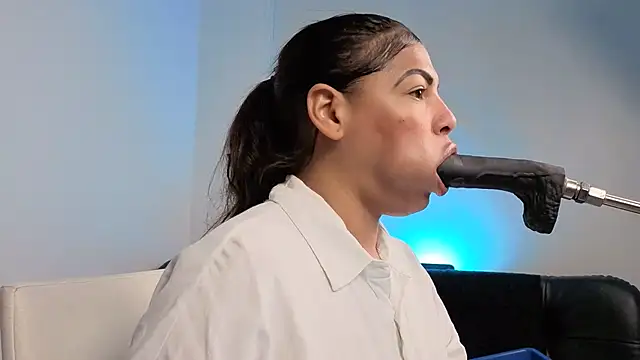 Snapshot of Anabel693 chatting on March 3, 2026, 11:27 am Anabel693 online show from March 3, 2026, 11:27 am