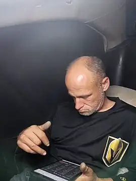 Snapshot of FloppyPickle4u chatting on February 1, 2025, 6:00 am FloppyPickle4u online show from February 1, 2025, 6:00 am