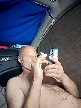 Snapshot of FloppyPickle4u chatting on February 4, 2025, 10:32 am FloppyPickle4u online show from February 4, 2025, 10:32 am