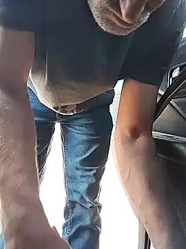 Snapshot of FloppyPickle4u chatting on February 4, 2025, 11:59 pm FloppyPickle4u online show from February 4, 2025, 11:59 pm