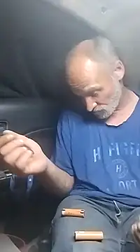 Snapshot of FloppyPickle4u chatting on February 12, 2025, 7:23 am FloppyPickle4u online show from February 12, 2025, 7:23 am